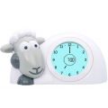 Sam le mouton est éveillé, écran vert et yeux ouverts il est l'heure de se lever